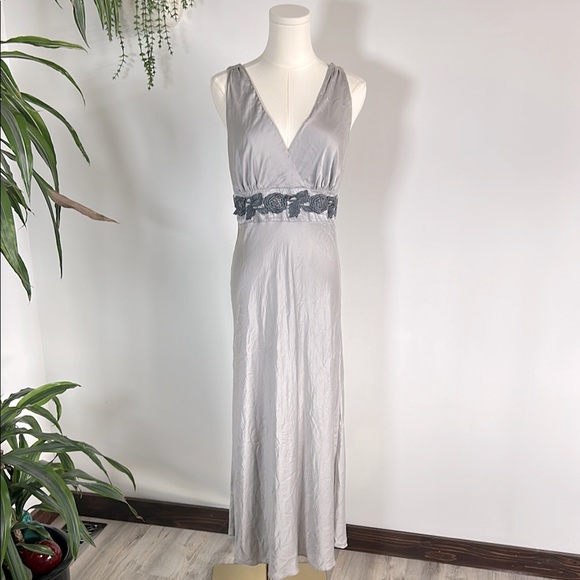Vintage Newport News Silver Silk Embroidered Waist Sleeveless Long Slip Dress 8 - Picture 1 of 9